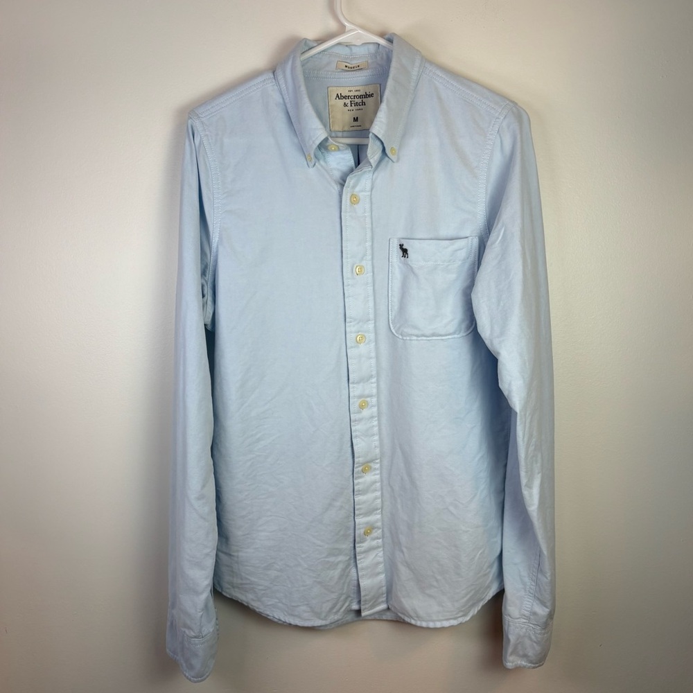 Abercrombie & Fitch Men’s Light Blue Button-Up Shirt, Size Medium Muscle Cut
